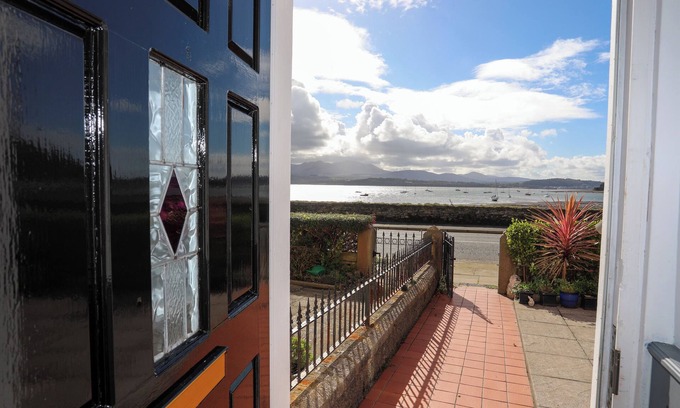 Beaumaris House | LLUEST, pet friendly, character holiday cottage in Beaumaris