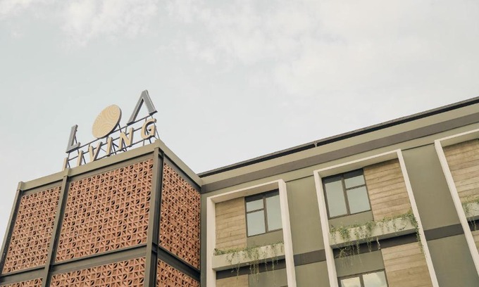 Grogol Hotel | LOA Living Solo Baru