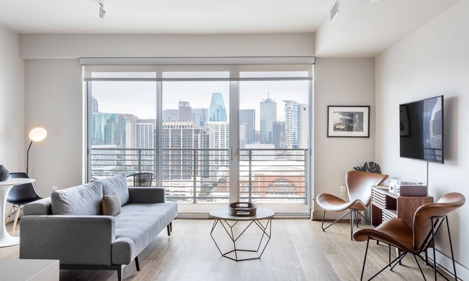 Uptown Apartment | Locale Victory Park - Dallas