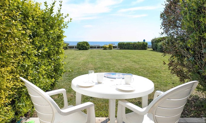 Guilvinec House | LocaLise - House D02 with sea view and beach front - Swimming pool - Garden
