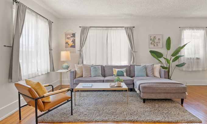Belmont Heights House | Located in Historic Belmont Heights District - Close to CSULB, Convention Center + Beach