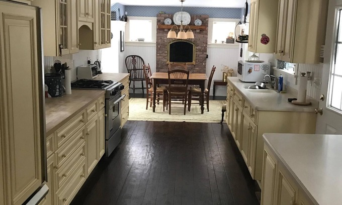 Southold House | Located in the heart of wine country/BEACHES/shops.