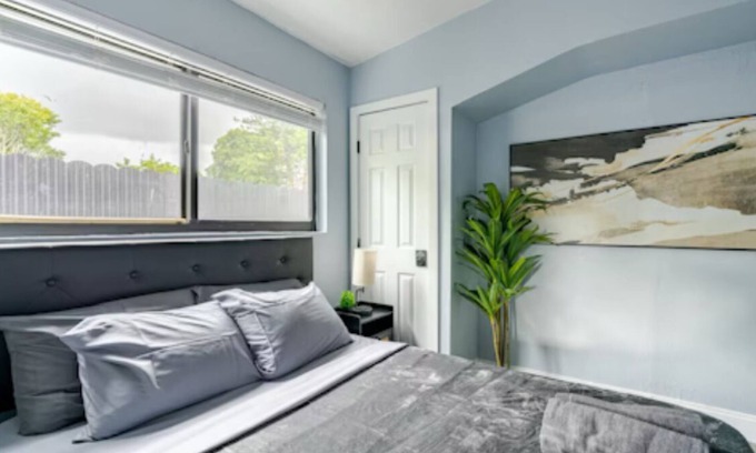 Gladeview House | located in the Heart of Miami near Wynwood,midtown,downtown,midtown,coconutgrove