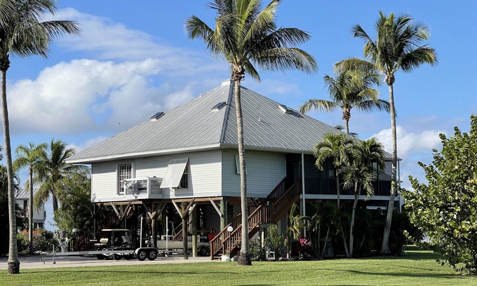 Chokoloskee Condo | Location, Hidden Gem, Fishing, Paradise, Sunsets, Relax on the Bay 1274 sq ft