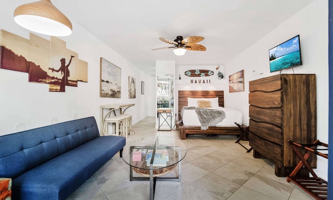 Historic Kailua Village Condo | LOCATION, LOCATION, LOCATION! Hawaiian Paradise Condo w/Hot Tub, Pool & Beach
