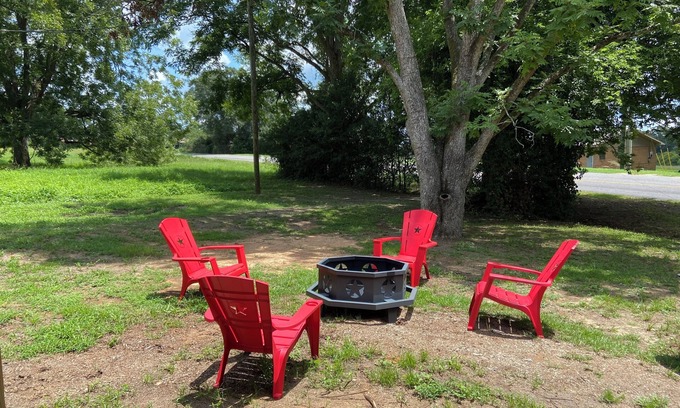 Enterprise Other | Location, Location, Location! Cozy Farmhouse Very Close to Ft. Novosel