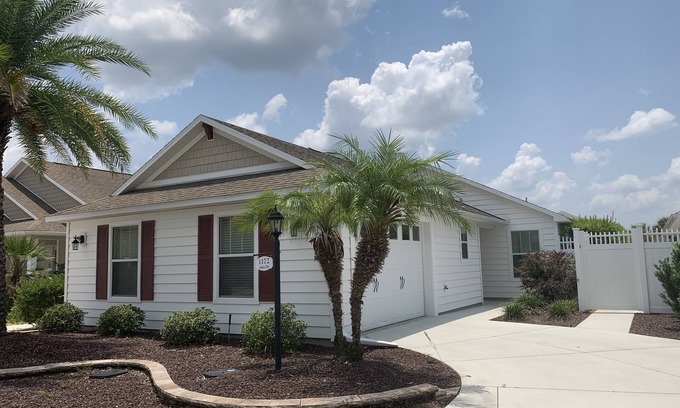 Lake Sumter Landing House | Location! Location! Location! Walking distance to Lake Sumter Landing!