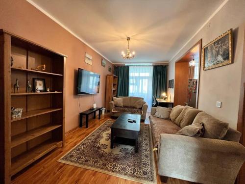Sukhbaatar Apartment | Location, locaton, location!