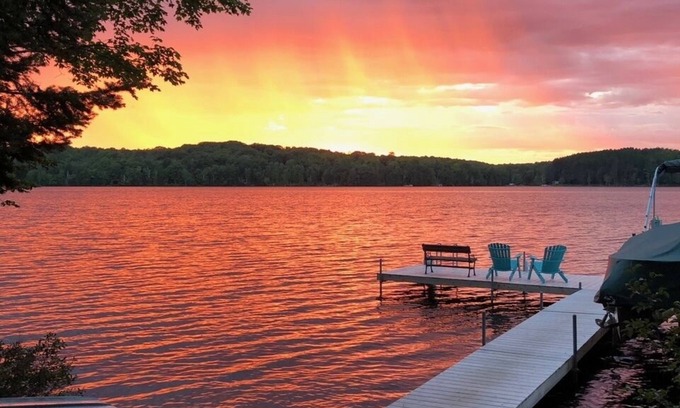 Phelps House | Location! Stunning Northwoods Lake House; make family vacation memories here!