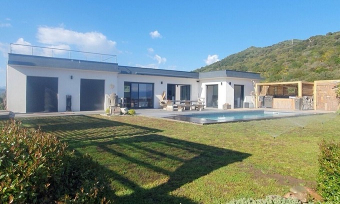 Alata Villa | Location Villa à la Semaine Juin/juillet/aout Villa Tout Équipé