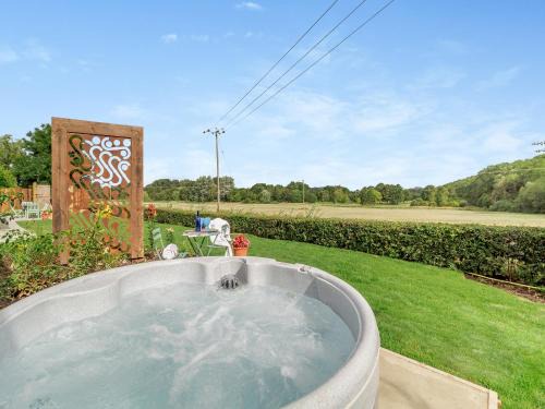 Thetford House | Loch Farm Stables