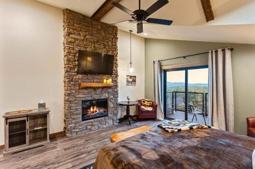 Pine Hotel | Lodge at 5600