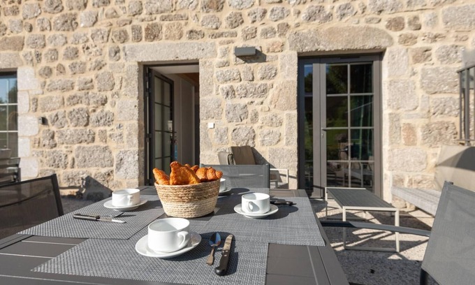 Villeneuve House | Lodging 2/4 persons - Domaine de Coulagnettes