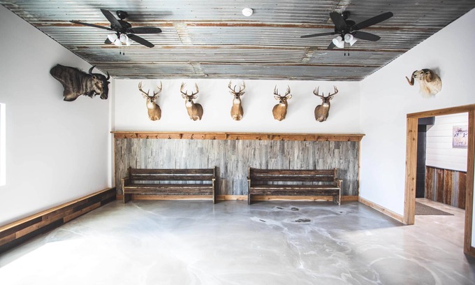 Mound City Apartment | Loess Hills Lodge - Room 3