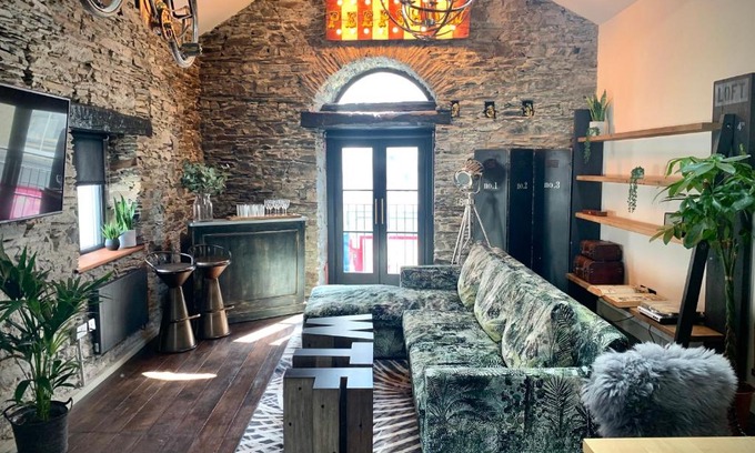 Douglas Apartment | Loft 11 Stunning LUXURY NYC Loft Style Interior Designed 2BD Apartment EXCELLENT CITY CENTRE LOCATION Mezzanine Cinema Room Designer Furniture AMAZING SPACE