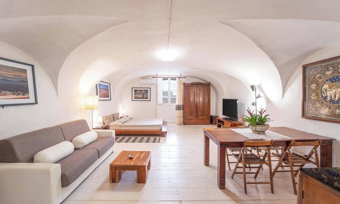 Alghero City Centre Apartment | Loft Apartment ‘Casa Gilbert 101’ close to Beach with Wi-Fi