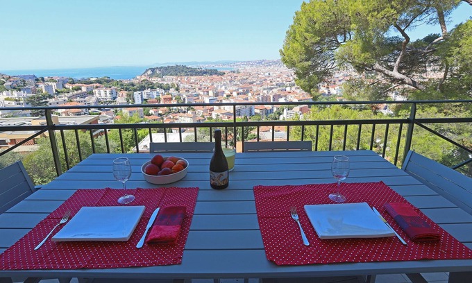 Riquier Apartment | LOFT apartment overlooking the Baie des Anges 5-star apartment