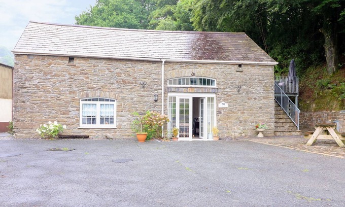 Llandysul Cottage | LOFT APARTMENT, romantic, country holiday cottage in Llandysul