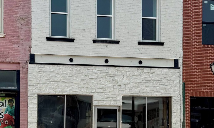 Litchfield Apartment | Loft Living - Small Town Charm n3-bedroom loft in beautiful Downtown Litchfield