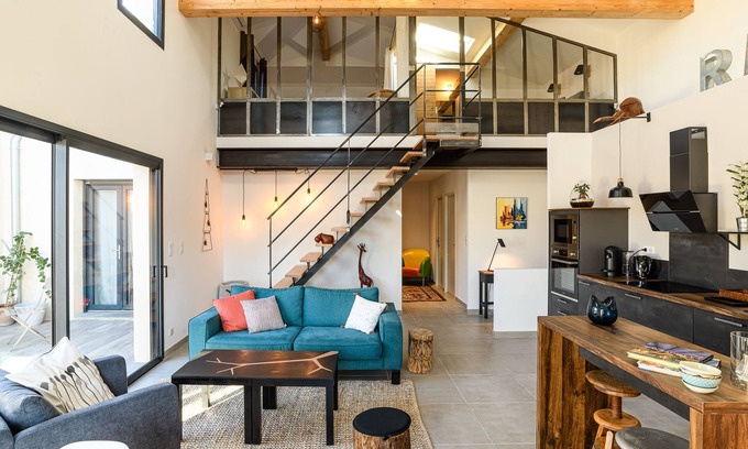 Vernegues House | LOFT VILLAGE HOUSE+AIR CONDITIONING+TERRACE, NEAR THE GOLF COURSE.