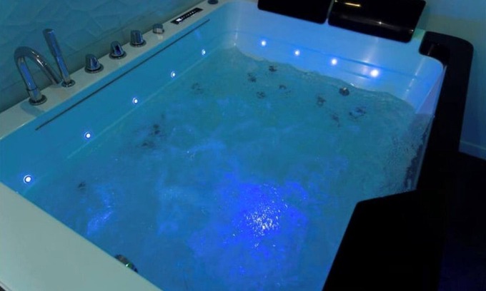 Faubourg North Apartment | Loft with jacuzzi and Sauna Darcy/suite and spa 21