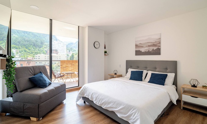Santa Fe Apartment | Loft with unique view of the Center and Monserrate