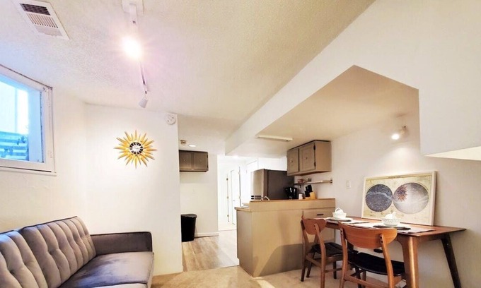 City Park Apartment | Loftium | Cute Suite In City Park with a Chic Full Kitchen