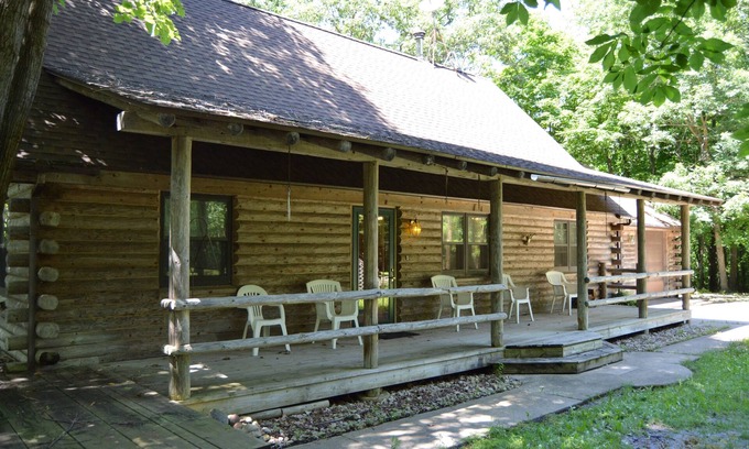 Marseilles Cabin | Log cabin on 25 acres
