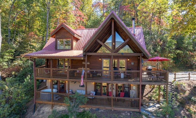 Lake Lure Cabin | Log Cabin on Lake/Mountains/Hot tub/Views