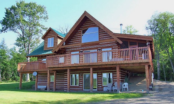 Algonquin Highlands Cottage | Log Home On Private Lake With 300 Acres, 8 Km Of Nature Trails And Inground Pool