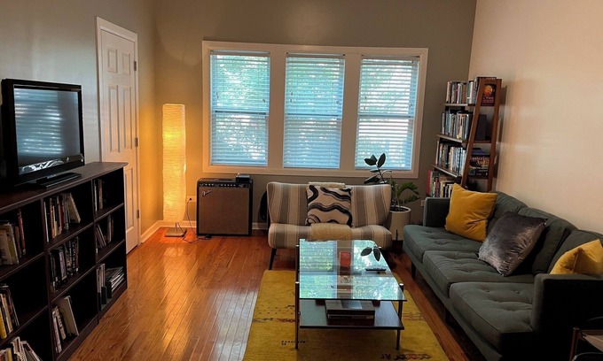 Palmer Square Apartment | Logan Square Loft — Writer’s Retreat Near Blue Line & Cafés
