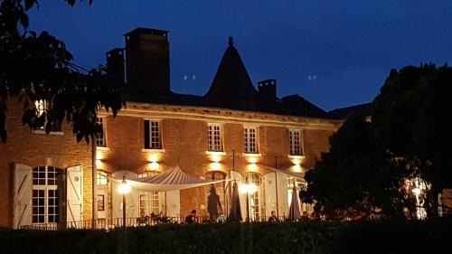Daux Bed & Breakfast | Logis Domaine de Peyrolade