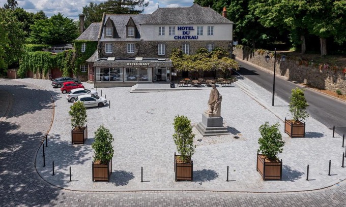 Combourg Hotel | Logis Hotel Du Chateau