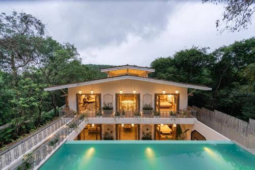 Parra Villa | LohonoStays Estate de Escobar