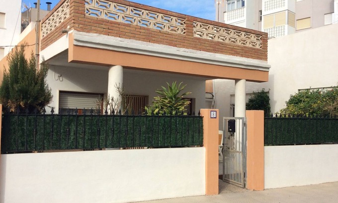 Miramar Beach Ski Chalet | Lola's villa, very close to the sea