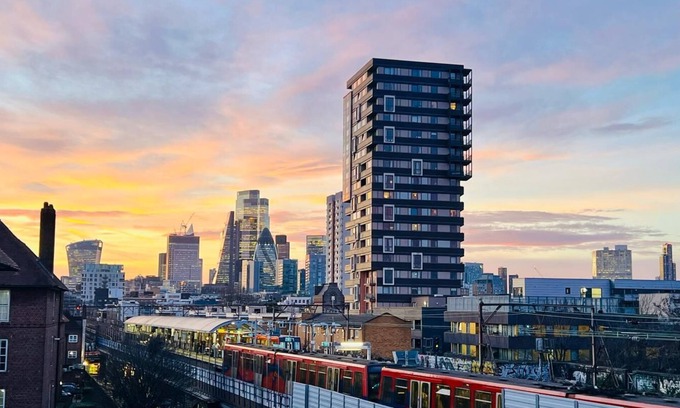 Shadwell Bed & Breakfast | London Bridge: Private Rooftop Terrace 3BR-7Guests