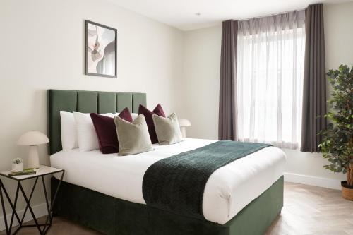 Whitechapel Apartment | London City East by Viridian Apartments