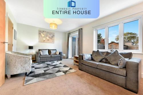 Stanwell Apartment | London Heathrow Living Holywell Serviced Houses - 3 and 4 bedrooms By Ferndale