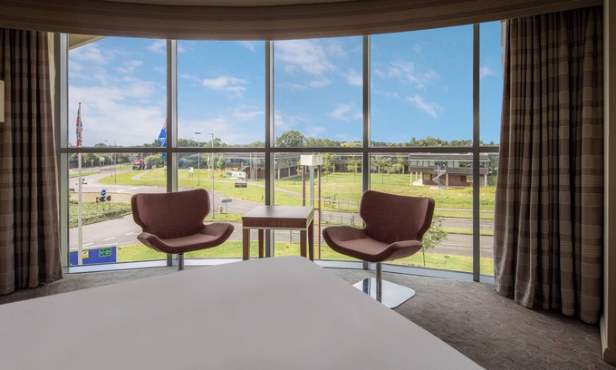 Tea Green Hotel | London Luton Vale Hotel