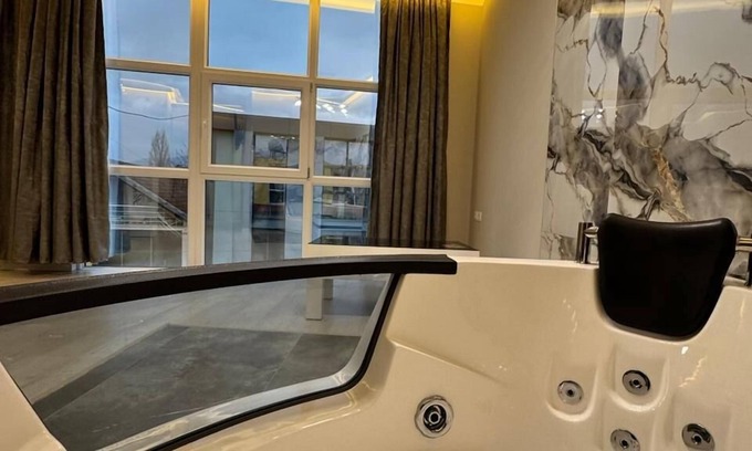 Kukes Hotel | London Restaurant Hotel