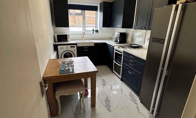 Wimbledon Apartment | London: Stunning 2 double bed apartment in Wimbledon London