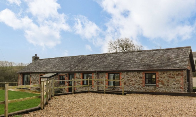 Littleham Cottage | LONG LINNEY, pet friendly, character holiday cottage in Bideford