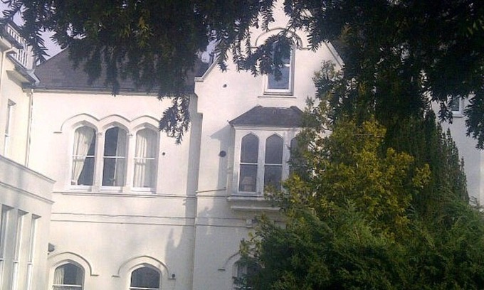 East Grinstead Apartment | Long term rental apartment in Victorian building in beautiful countryside