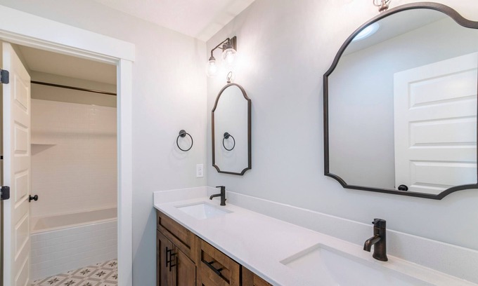 Lincoln Park House | Long Term Rental in Horse Country
