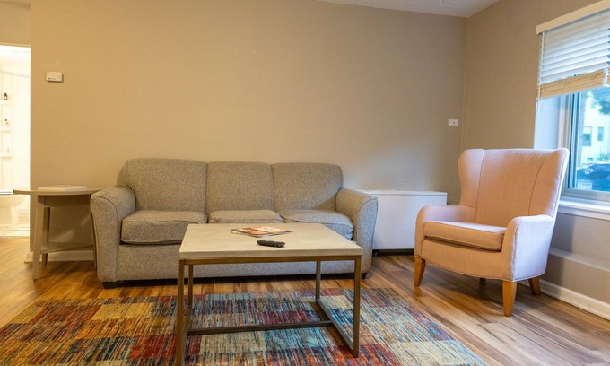 Whittier Apartment | Long term rental in central Minneapolis W/Rental Car