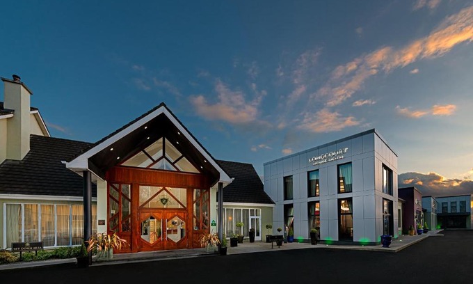 Newcastle West Hotel | Longcourt House Hotel