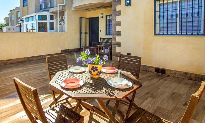 La Siesta House | Look forward to a relaxing holiday in this holiday home with sun terrace!