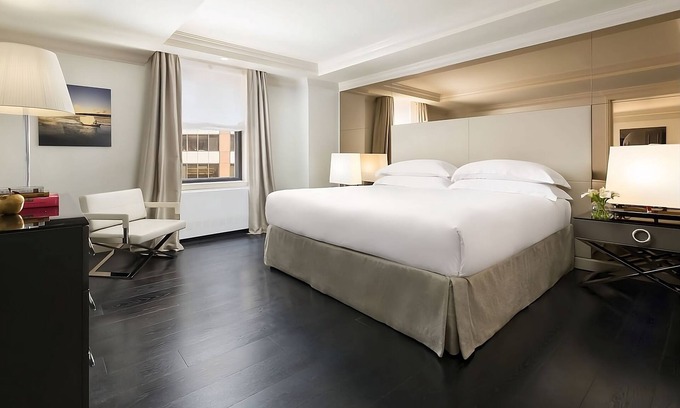 Central New York City House | Look No Further! Onsite Dining, Walk Rockefeller Center & Museum of Modern Art!