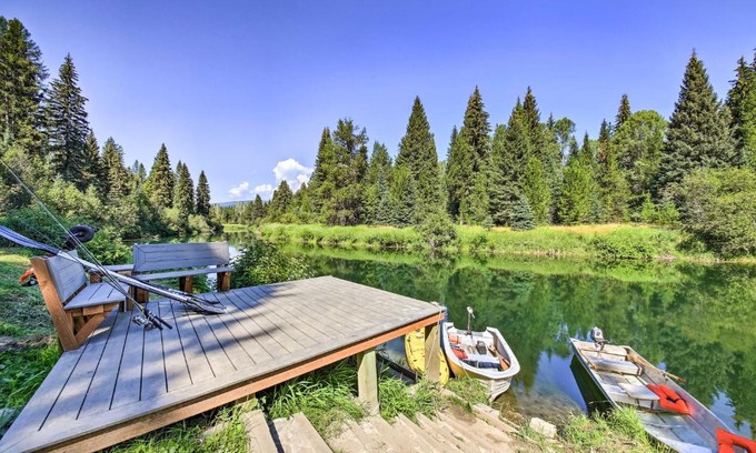Troy House | Loose Moose Lodge - 31 Acres on Yaak River!