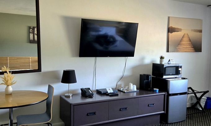 Kingston Hotel | Lord Nelson Motel